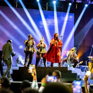Togo/ Sonnie Badu fait vibrer le stade de Kégué lors d’une grande soirée de louange